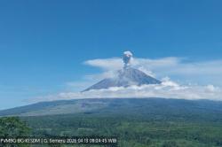 Gunung Semeru Meletus, Abu Vulkanis Menyembur Setinggi 1 Km ke Langit<