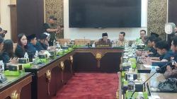 Keluarga Korban Peluru Nyasar Diduga dari Latihan Tembak Marinir Mengadu ke DPRD Jatim<