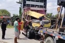Kecelakaan 2 Truk Adu Banteng di Grobogan, 5 Orang Luka Berat<