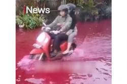 Solo Geger! Banjir Aneh Airnya Berwarna Merah, kok Bisa?<