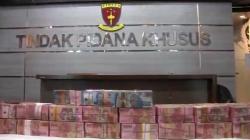 Kejati Jatim Tahan 3 Tersangka Kasus Pungli Izin Tambang, Rp2,3 Miliar Disita<