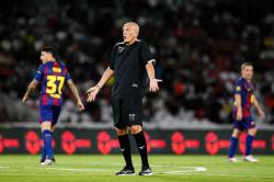 Ekspresi Galak Wasit Legendaris Pierluigi Collina Pimpin Laga di GBK
