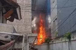 Kebakaran Gedung Kemendagri di Jaksel, 2 Pegawai Terluka 