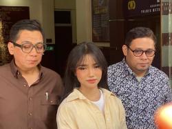 Fuji Nyaris Gila gegara Kelakuan Eks Karyawan, Ini yang Terjadi!