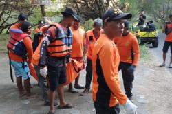 Pilu! Remaja Hilang Tenggelam saat Surfing di Pantai Parangtritis Ditemukan Tewas<