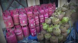 Polda Jambi Gerebek Gudang Pengoplos Gas Subsidi, 3 Orang Ditangkap<
