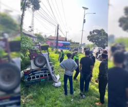 Kecelakaan di Lampung Selatan, 2 Pelajar Tewas Tabrakan dengan Mobil Penggiling Padi<