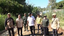 Tinjau Ruas Jalan, Pemkab Kotabaru: Perbaikan Bertahap Diprioritaskan<