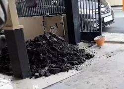 Viral Warga Samarinda Kaltim Temukan Lapisan Diduga Batu Bara saat Gali Septic Tank