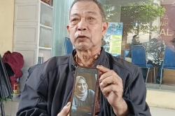 Pilu! Keluarga Harap-Harap Cemas Tunggu Identifikasi Korban Kecelakaan Kereta Bekasi