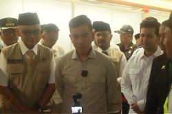 Momen Wapres Gibran Tinjau Langsung Keberangkatan Jemaah Haji di Bandara Juanda<