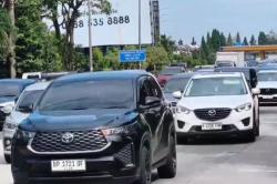 Libur Panjang May Day, Arus Kendaraan Masuk Bandung via Tol Pasteur Macet<