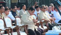 Momen Prabowo Catat Masukan Buruh saat May Day, dari RUU Ketenagakerjaan hingga Tarif Ojol