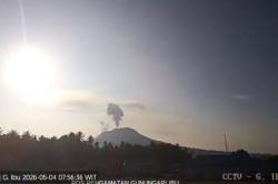Gunung Ibu Meletus Hari Ini, Kolom Abu Capai 800 Meter<