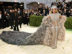 Geger! Beyonce Comeback di Met Gala 2026, Tampil seperti Mayat Berjalan