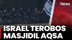 Tentara Israel Terobos Masjid Al-Aqsa dan Kibarkan Bendera