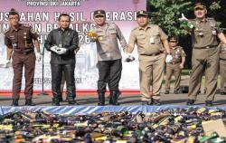 10.200 Botol Miras Ilegal Dimusnahkan di Monas, Hasil Razia Setahun