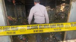 Toko Grosir di Jombang Terbakar Hebat Dilempar Molotov oleh OTK, Polisi Periksa CCTV