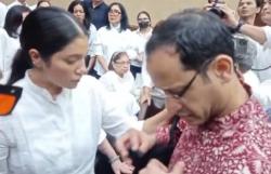 Nadiem Makarim Nangis di Pelukan Istri usai Dituntut 18 Tahun Penjara dalam Kasus Korupsi Laptop