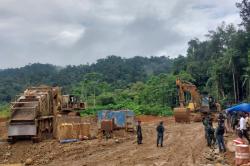 7 WNA China Ditangkap di Nabire Papua, Diduga Terlibat Tambang Emas Ilegal Skala Besar<