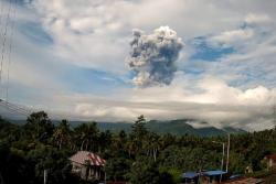 PVMBG Larang Warga Mendekat Gunung Dukono Radius 4 Km, Aktivitas Vulkanik Masih Tinggi