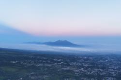 Melihat Panorama Gunung Gede - Pangrango dari Puncak Pass Bogor