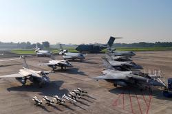 Gagah! Penampakan 6 Jet Rafale hingga Rudal Canggih yang Diserahkan Prabowo ke TNI