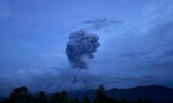 Gunung Dukono di Halmahera Utara Meletus Malam Ini, Muntahkan Abu Vulkanik 3.800 Meter<