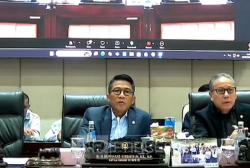 Komisi XI DPR Perintahkan BI Kembalikan Rupiah ke Rp16.500 per Dolar AS