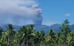 Gunung Dukono di Halmahera Utara 2 Kali Meletus Pagi Ini, Semburkan Abu Vulkanik