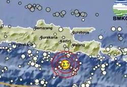 Gempa Hari Ini Berpusat di Laut Getarkan Blitar, Cek Magnitudonya<
