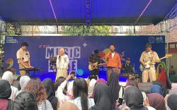 Penuh Keceriaan, Traffic Jam Tutup Music Zone iNews Media Group Campus Connect di UNS