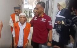PTPN Tolak Damai, Kakek 72 Tahun Terdakwa Pencuri Getah Karet Diadili di PN Kalianda<