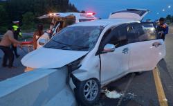 Kecelakaan Maut Avanza Tabrak Pembatas Jalan di Tol Pekanbaru, 2 Tewas 7 Luka