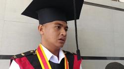 Menginspirasi! Kisah Suluh Panji Biladi, Kuli Bangunan asal NTB Lulus Jadi Perwira TNI AL<