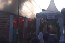 Rumah Tempat Hajatan Pernikahan di Jember Terbakar, Api Diduga akibat Kebocoran Gas<