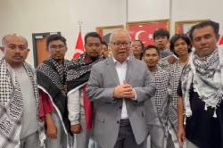 Momen 9 WNI Rombongan Global Sumud Flotilla Tiba di Turki usai Bebas dari Israel