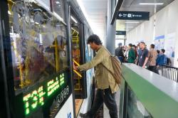 Bus Transjakarta PIK 2-Blok M Jadi Primadona, Setahun Beroperasi Layani 1,4 Juta Penumpang