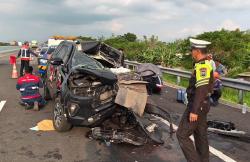 Kronologi Mobil Anggota DPR Gus Hilman Tabrak Truk di Tol Paspro, 2 Staf Tewas