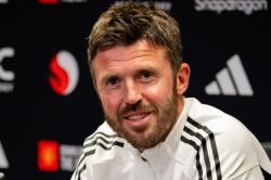 MU Segera Dapat Gelandang Monster dari Serie A, Carrick Full Senyum