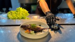 Dwangsa Solo Hotel by LORIN Sajikan Kenikmatan Makanan Laut Segar di Seafood Terrace ala Jimbaran 
