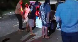 Diduga Sopir Mengantuk, Mobil Datsun Tabrakan dengan Truk di Jember