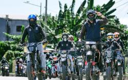 Komunitas Motor Supermoto Touring Lintas Sulawesi, Jelajahi Bantimurung hingga Leang-Leang