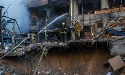 Ngamuk! Rusia Bombardir Kiev Ukraina, Hancurkan Gedung Apartemen 24 Lantai