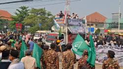 Demo di Kantor Bupati Karawang, Warga Tuntut Penutupan Permanen Lokasi Pesta Gay