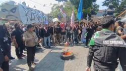 Demo Aliansi Salatiga Menggugat di DPRD Ricuh, Mahasiswa dan Aparat Saling Dorong