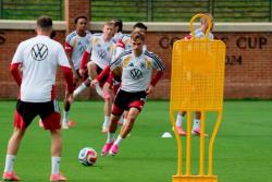 Kamp Timnas Jerman Diteror Ular Berbisa, Fokus Joshua Kimmich Dkk Berantakan