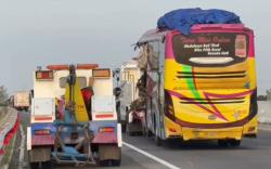 Kronologi Bus Tiara Mas Tabrak Truk Tangki di Tol Pasuruan Tewaskan 1 Orang