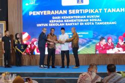 Menkum Serahkan Tanah 6,3 Hektare ke Kemensos: Buat Bangun Sekolah Rakyat