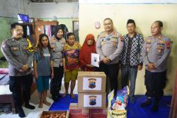 Aksi Heroik Nenek Penjaga Parkir Brebes Gagalkan Pencurian Rp3,6 Miliar Diganjar Penghargaan